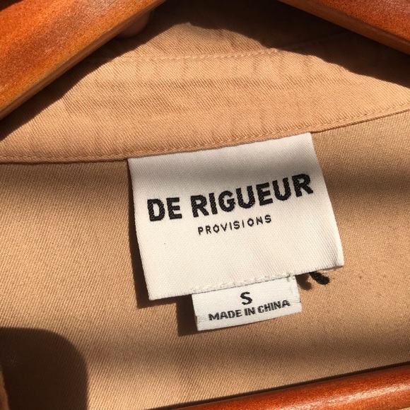 De Rigueur Provisions Beige Top - Picture 4 of 8